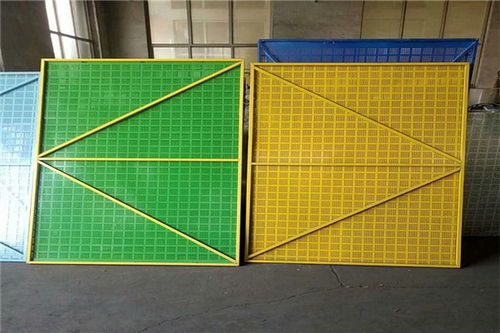 仪征成都建筑爬架冲孔与爬架网技术解析